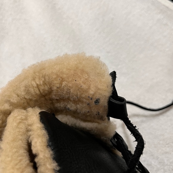 WOMENS UGG BOOTIES - Picture 8 of 10